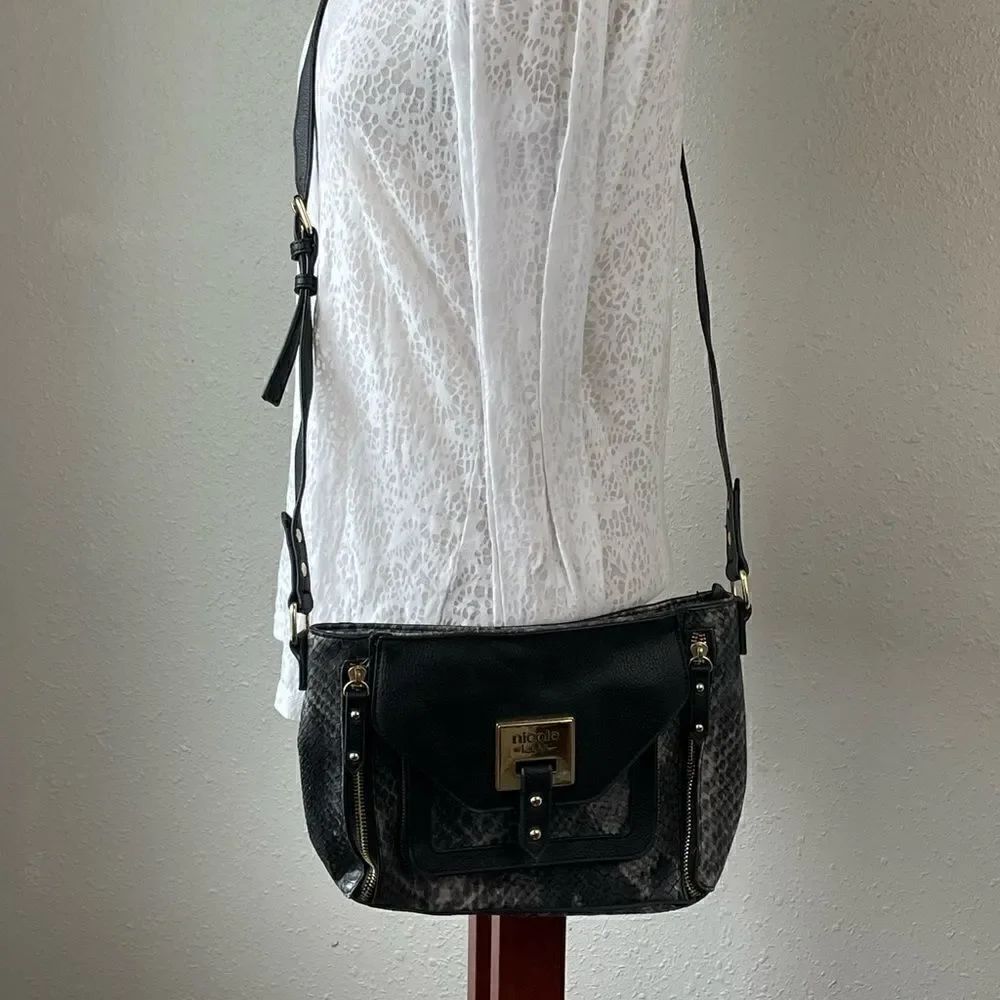 NWT Nicole By Nicole Miller Womens Black and Gray Snakeskin Crossbody Purse